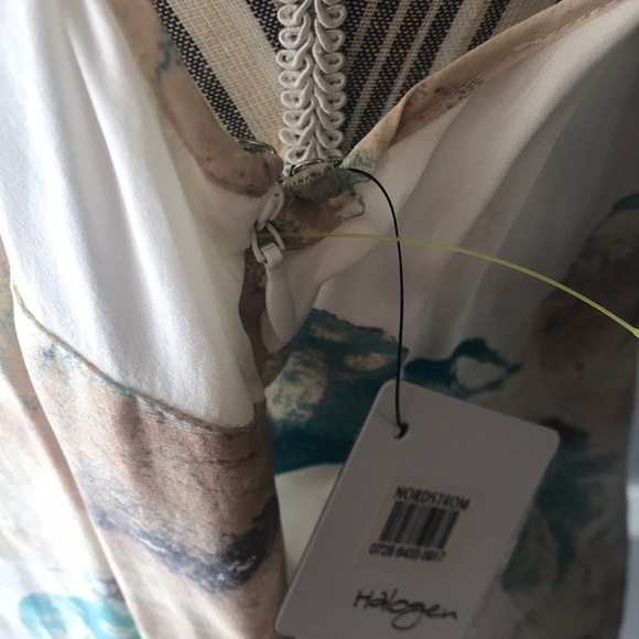 ๐ 1 hour sale. Halogen, Nordstrom, Paris Floral Blue blouse - Picture 8 of 8